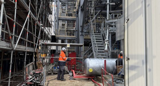 mise en place cuve de stockage industrie